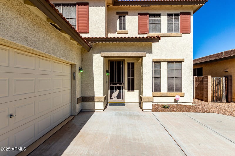 8752 Windsor Dr, Peoria, AZ 85381