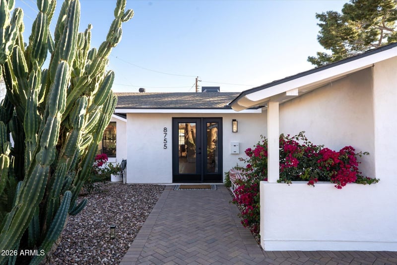 8755 Plaza Ave, Scottsdale, AZ 85250