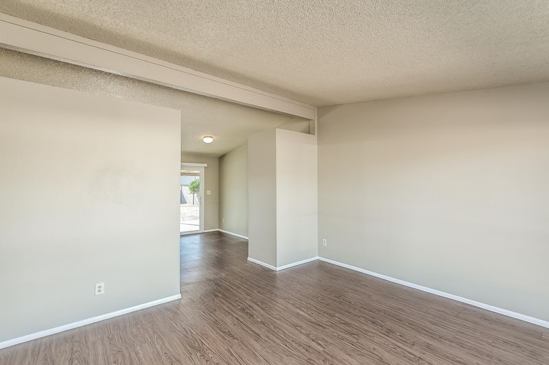 8755 W Verde Ln, Phoenix, AZ 85037