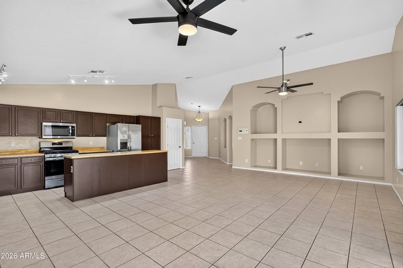 8756 W Lone Cactus Dr, Peoria, AZ 85382