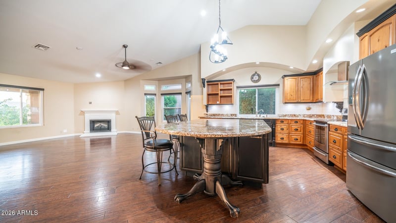 8756 Rockwood Dr, Peoria, AZ 85382