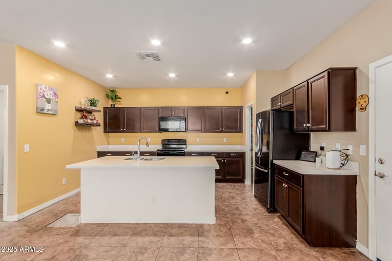 8757 Jefferson St, Tolleson, AZ 85353