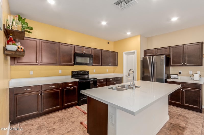 8757 Jefferson St, Tolleson, AZ 85353