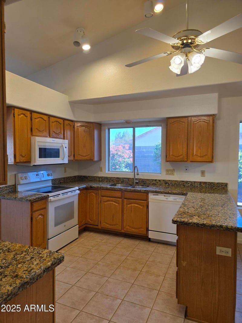 8758 Bloomfield Rd, Peoria, AZ 85381