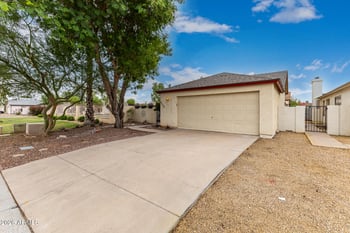 8759 Saint John Rd, Peoria, AZ 85382