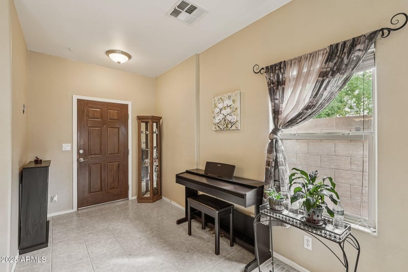 8759 Surrey Ave, Peoria, AZ 85381
