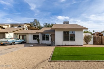 8761 Meadow Dr, Peoria, AZ 85382