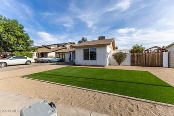 8761 Meadow Dr, Peoria, AZ 85382