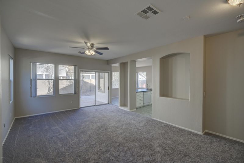 8762 E Lobo Ave, Mesa, AZ 85209