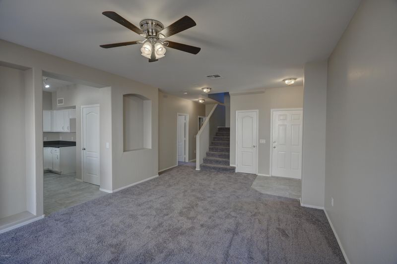 8762 E Lobo Ave, Mesa, AZ 85209