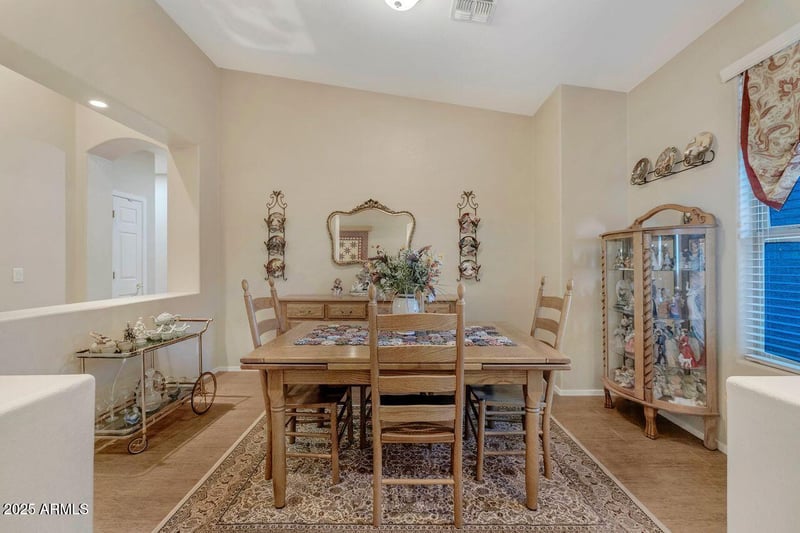 8762 Myrtle Ave, Glendale, AZ 85305