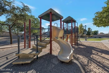 8762 Myrtle Ave, Glendale, AZ 85305