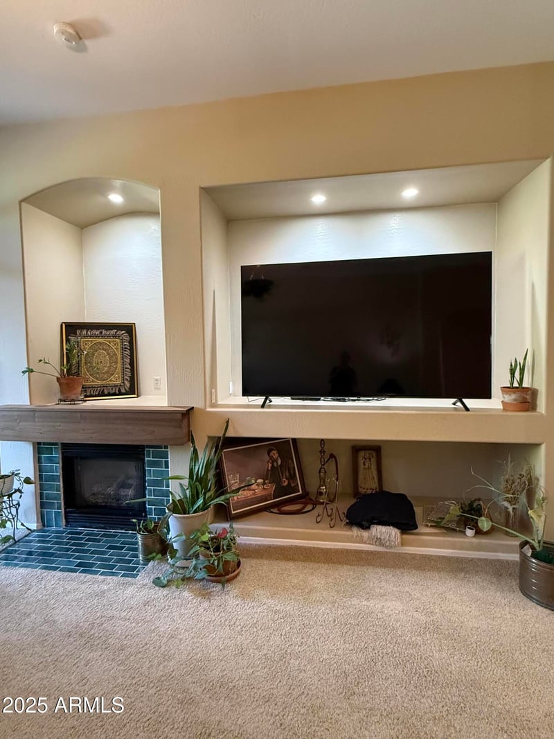 8764 Gardenia Ave, Glendale, AZ 85305