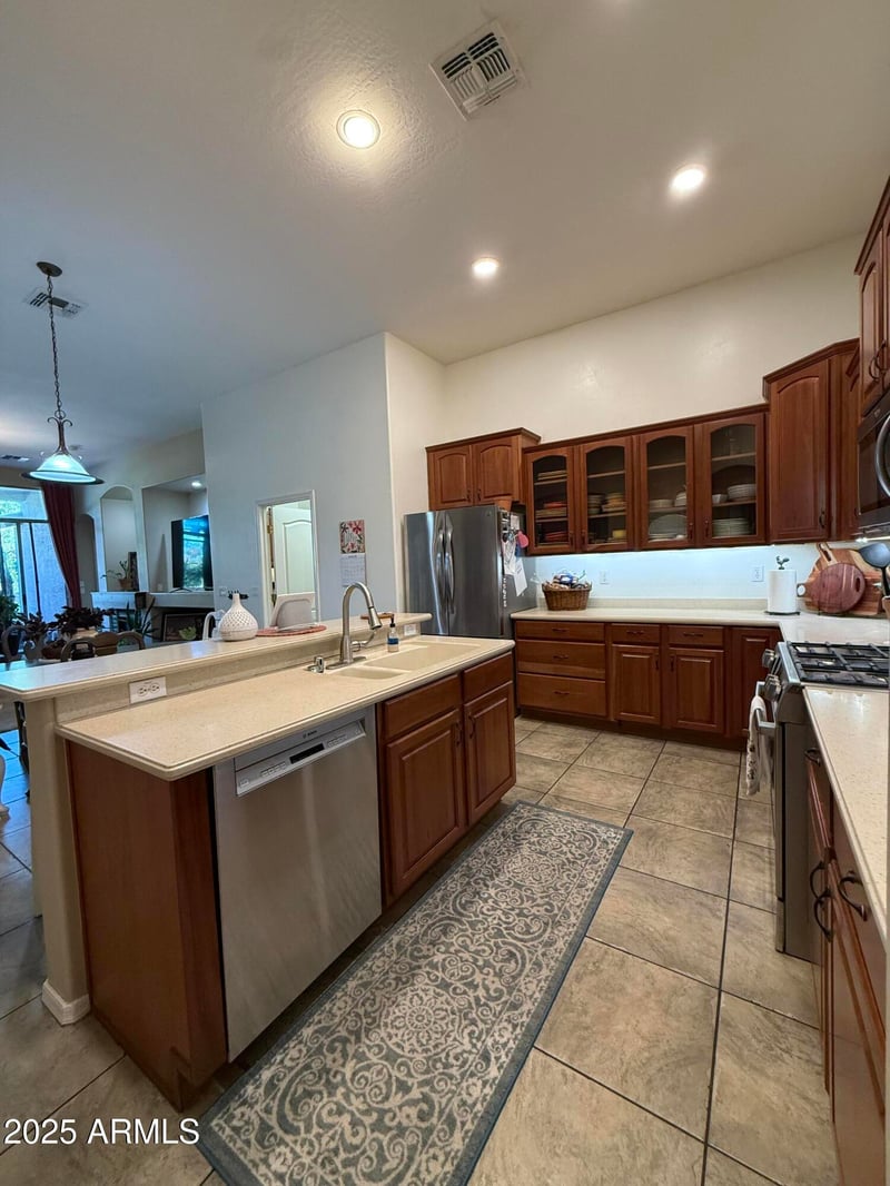 8764 Gardenia Ave, Glendale, AZ 85305