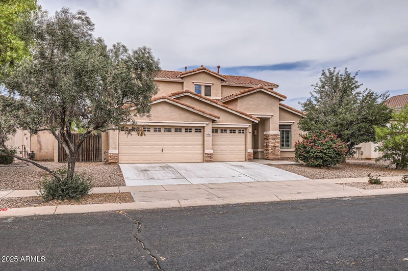 8766 Hayward Ave, Glendale, AZ 85305