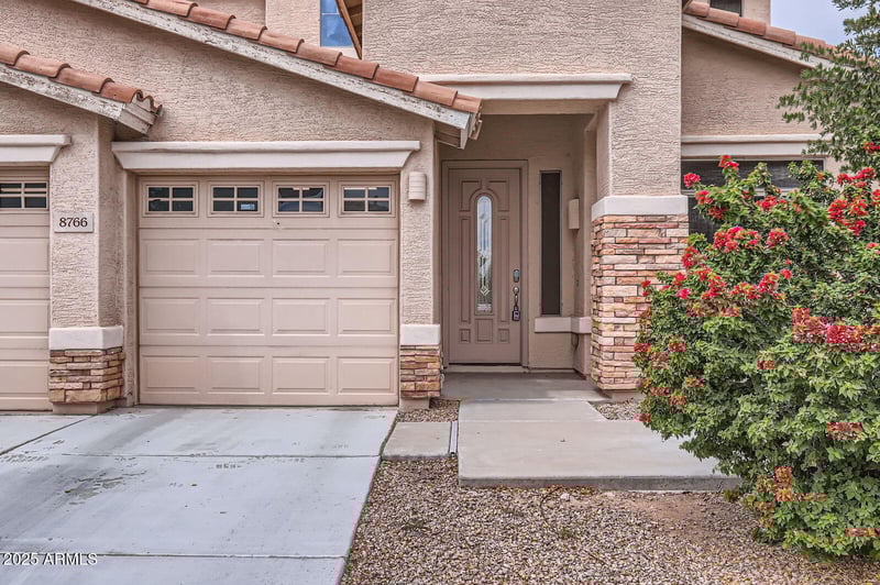 8766 Hayward Ave, Glendale, AZ 85305