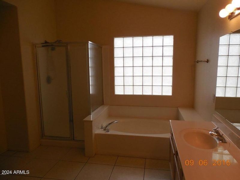 8766 W Acapulco Ln, Peoria, AZ 85381