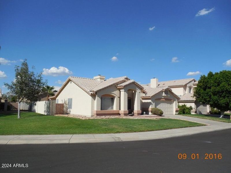 8766 W Acapulco Ln, Peoria, AZ 85381