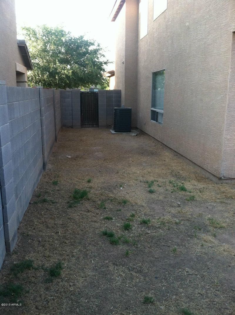 877 E Nardini St, San Tan Valley, AZ 85140