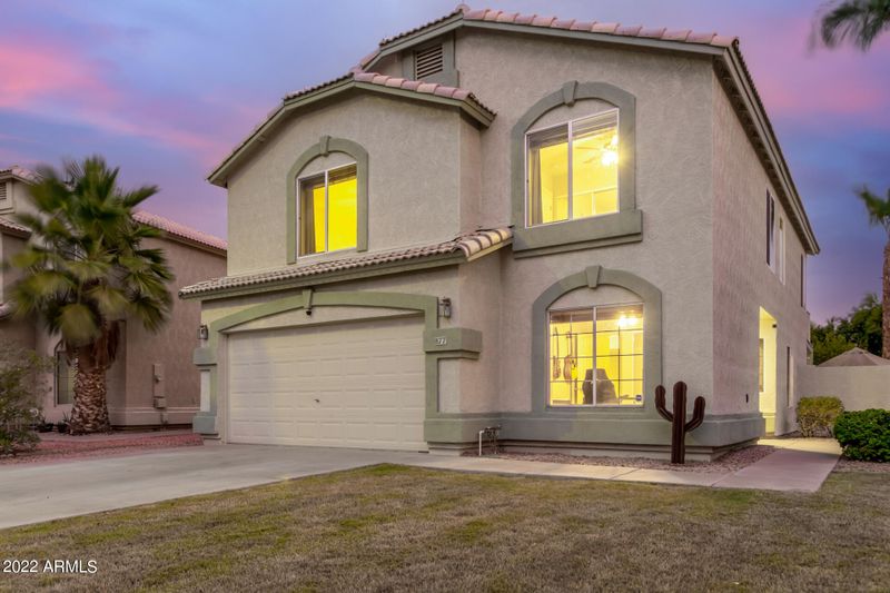 877 E Whitten St, Chandler, AZ 85225