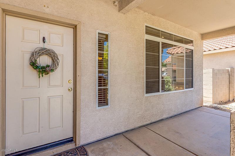 877 W Kroll Ave, Gilbert, AZ 85233