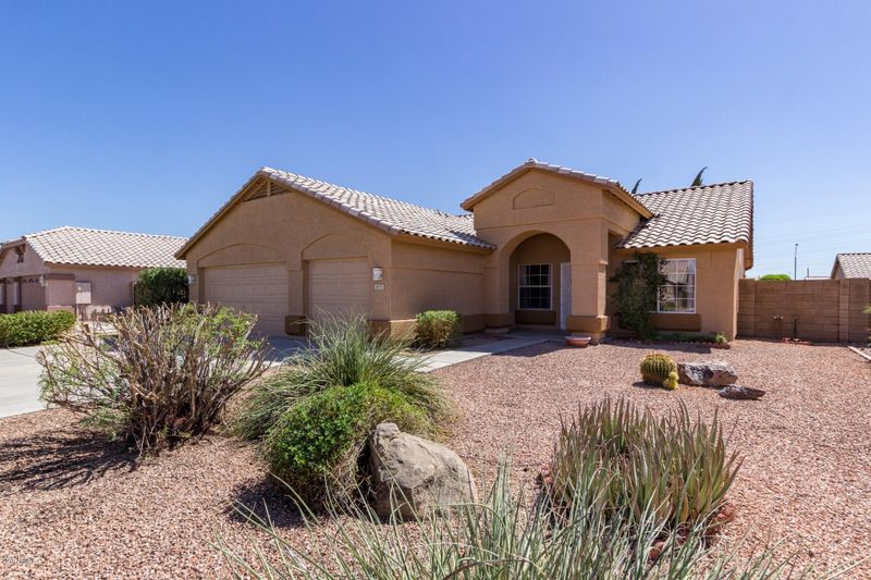 8771 W Echo Ln, Peoria, AZ 85345