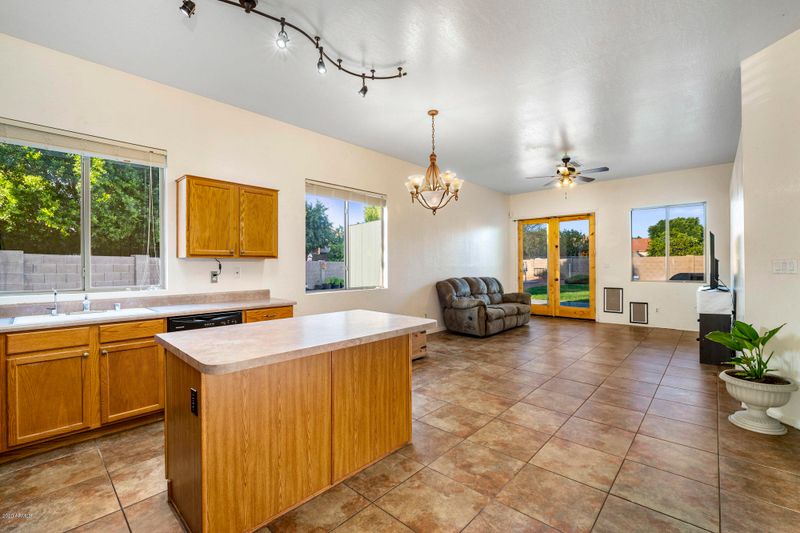 8772 W Quail Ave, Peoria, AZ 85382