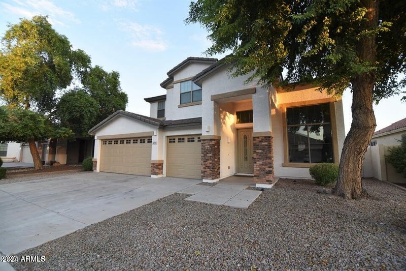 8775 Lane Ave, Glendale, AZ 85305