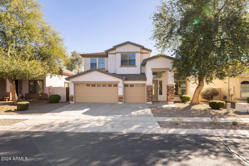 8775 Lane Ave, Glendale, AZ 85305