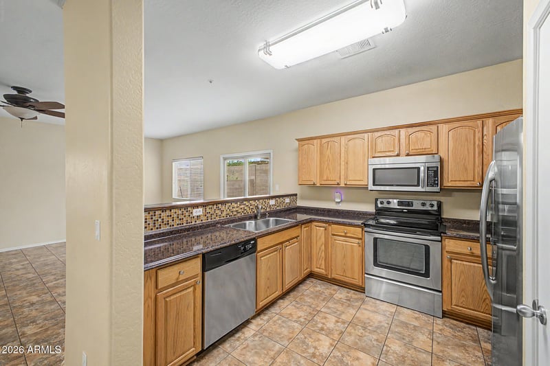 8776 Dreyfus Dr, Peoria, AZ 85381