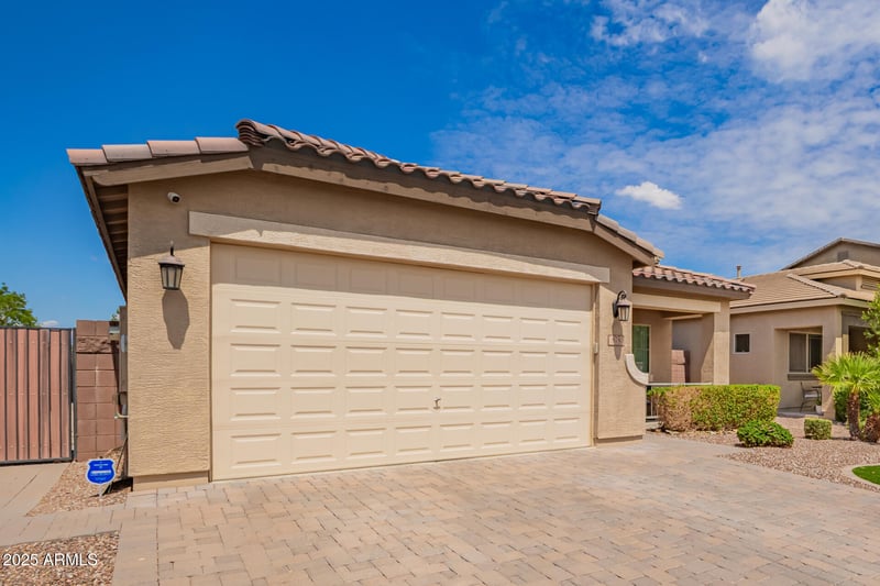 878 Banyan Ave, San Tan Valley, AZ 85140