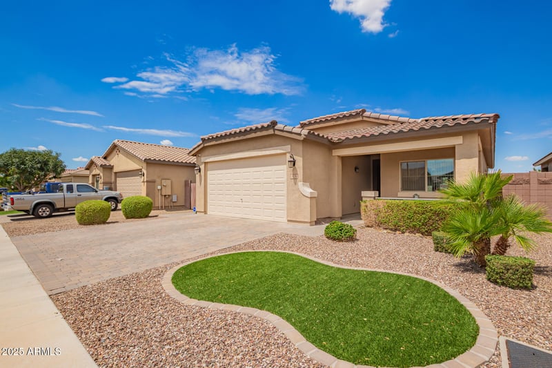 878 Banyan Ave, San Tan Valley, AZ 85140