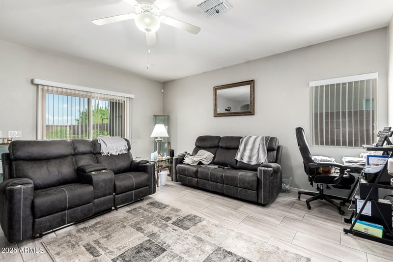 878 Banyan Ave, San Tan Valley, AZ 85140
