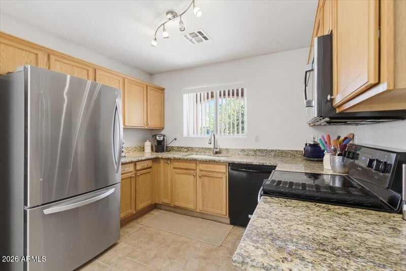 878 Silversmith Trl, San Tan Valley, AZ 85143