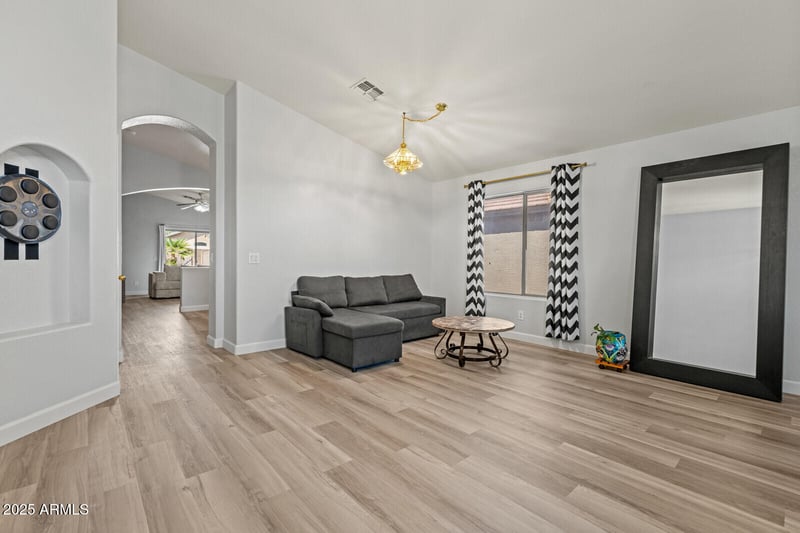 878 Mountain View Rd, San Tan Valley, AZ 85143