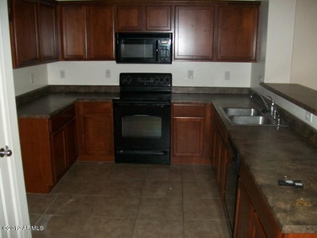 878 W Fruit Tree Ln, San Tan Valley, AZ 85143