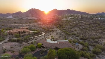 8780 Arroya Grande Dr, Phoenix, AZ 85028