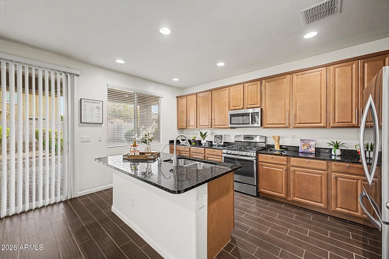 879 E Aberdeen Dr, Gilbert, AZ 85298