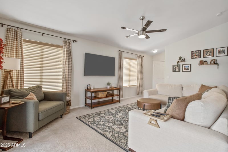 879 Longmore St, Chandler, AZ 85224