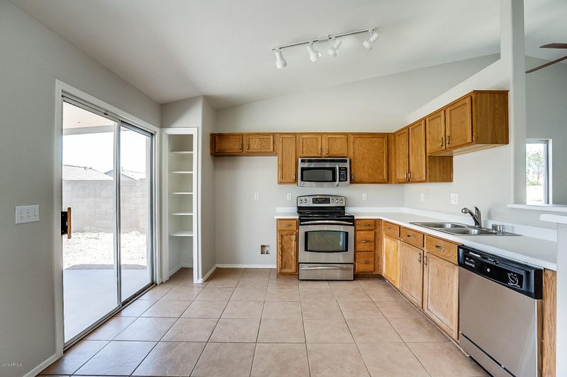 879 W 12th Ave, Apache Junction, AZ 85120