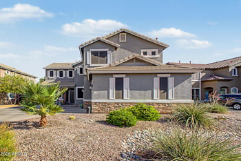 879 Holstein Trl, San Tan Valley, AZ 85143