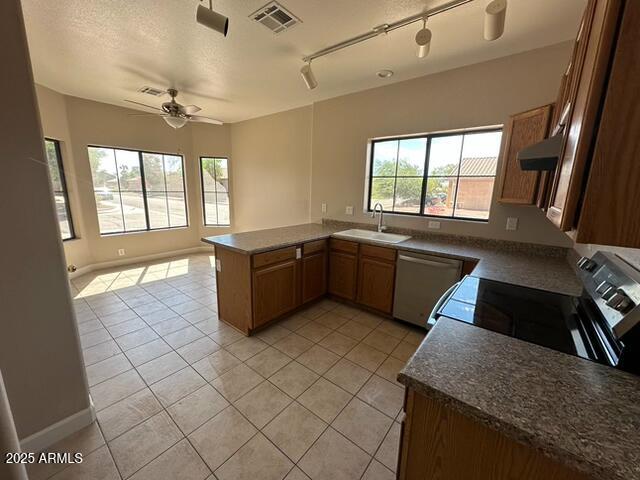 8794 Paradise Dr, Peoria, AZ 85345