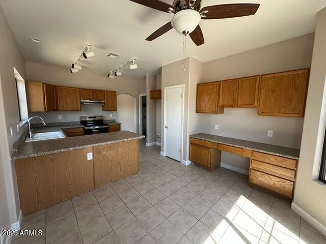 8794 Paradise Dr, Peoria, AZ 85345