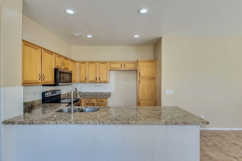 8797 N 66th Dr, Glendale, AZ 85302
