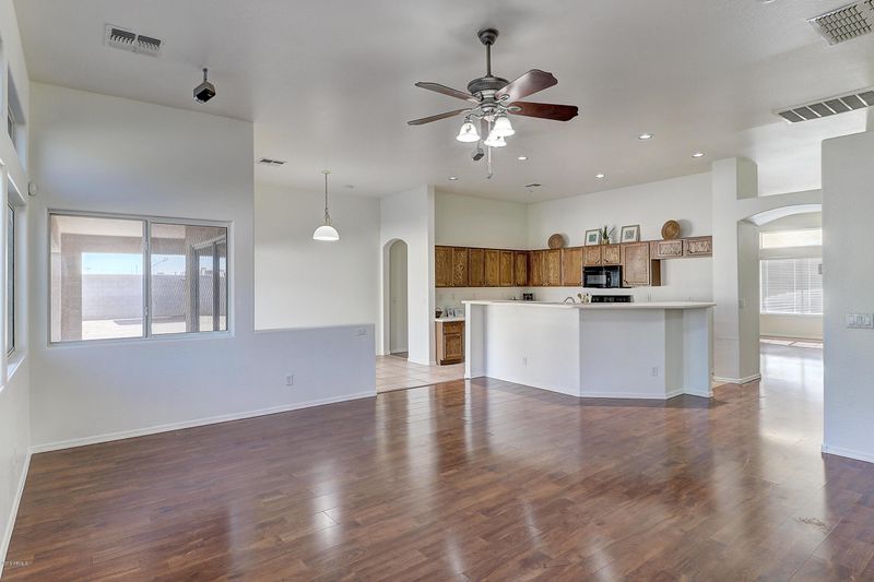 8798 N 95th Ave, Peoria, AZ 85345