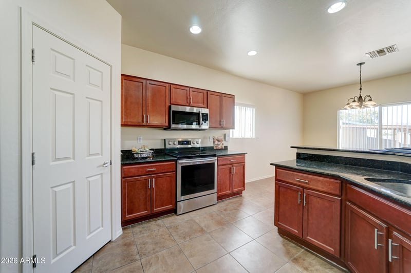880 Buena Vista Dr, Apache Junction, AZ 85120