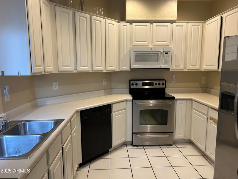 8800 107th Ave #17, Peoria, AZ 85345