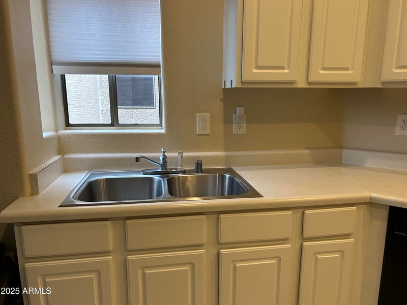 8800 107th Ave #17, Peoria, AZ 85345