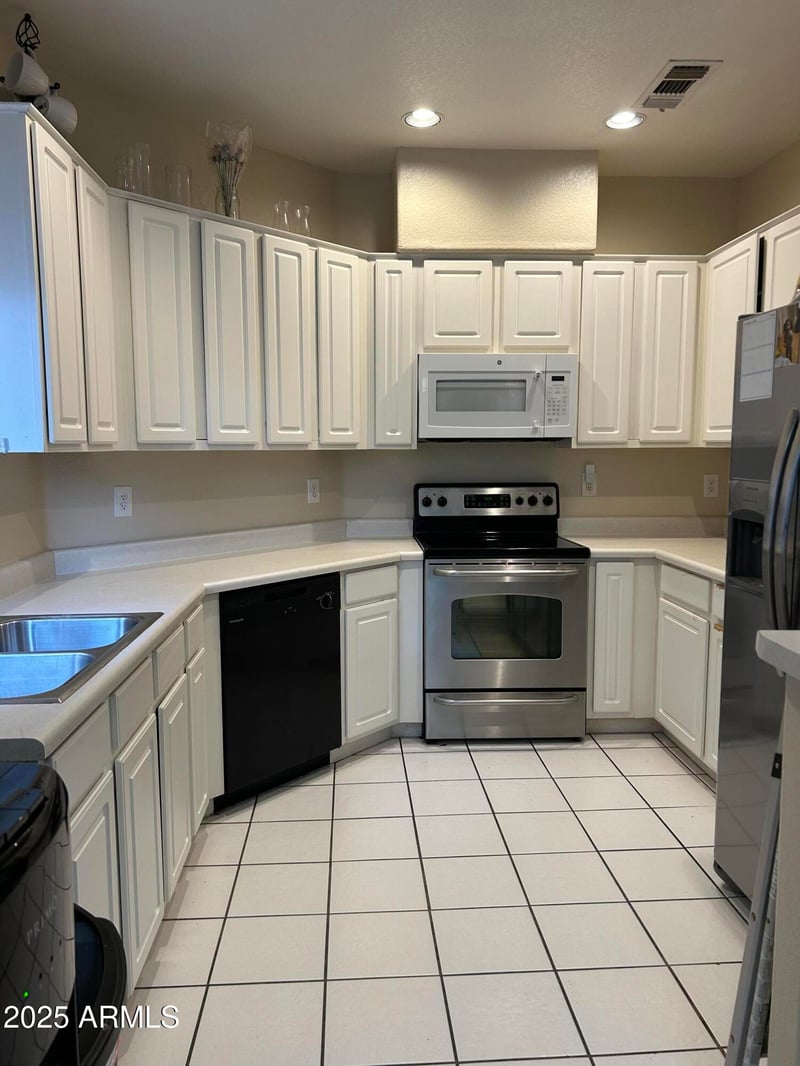 8800 107th Ave #17, Peoria, AZ 85345