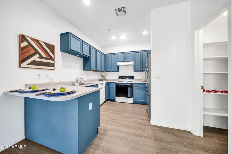 8800 107th Ave #52, Peoria, AZ 85345